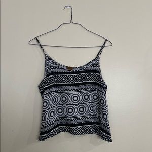 Women’s (M) geometric tank